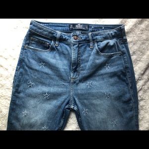 Hollister Jeans- Curvy High-Rise Crop Super Skinny